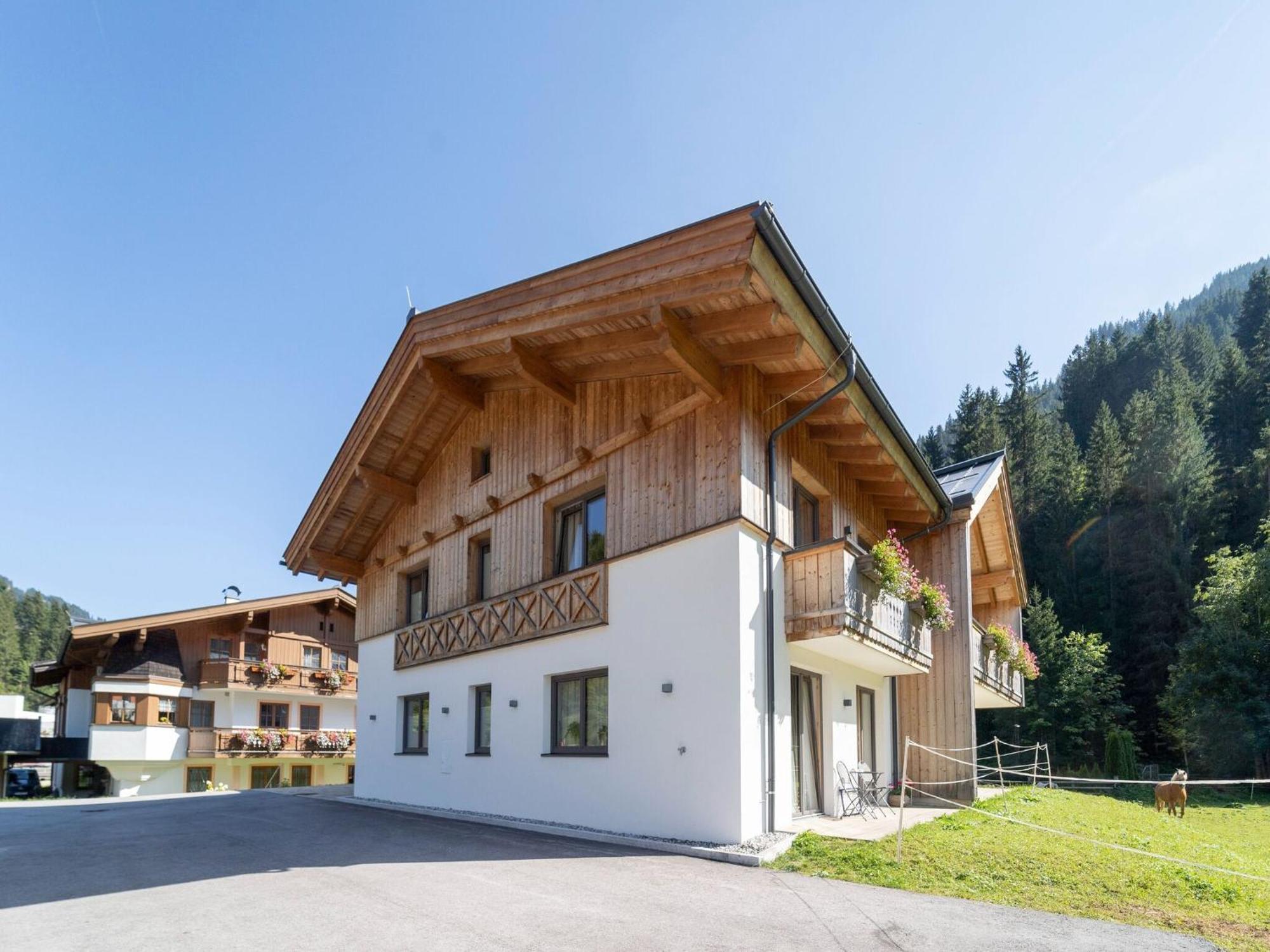 Lovely Chalet In Salzburg With Mountain View Villa Saalbach-Hinterglemm Eksteriør bilde